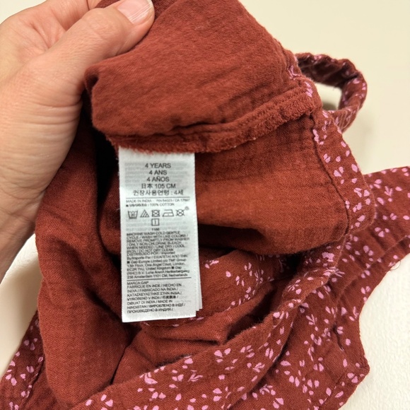 GAP 2-Piece Outfit! (Size 4) - Picture 7 of 9